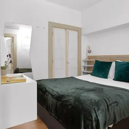 Cozy In Heart Of With Ac! Lisbon