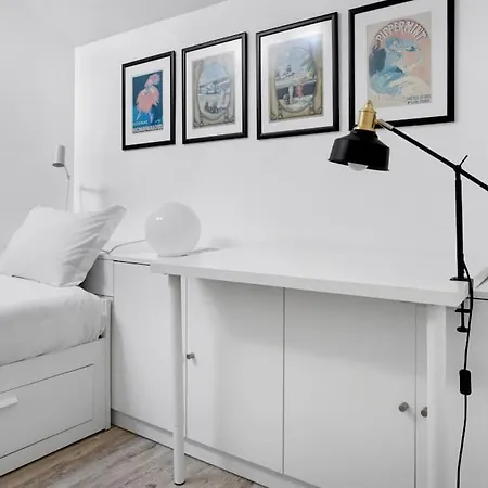 Cozy In Heart Of With Ac! Lisbon