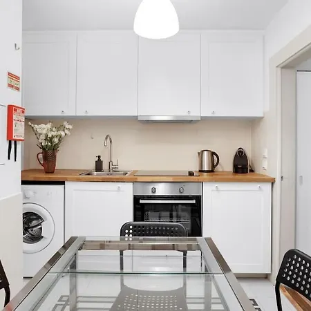 Cozy In Heart Of With Ac By Lisbeyond Διαμέρισμα *