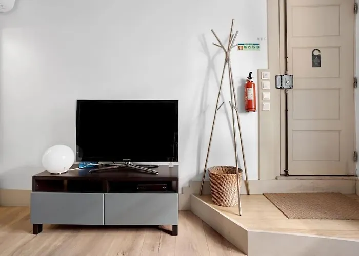 Cozy In Heart Of With Ac By Lisbeyond Lejlighed Lisboa